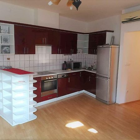 Centrum - A. Apartman Beci Exterior foto