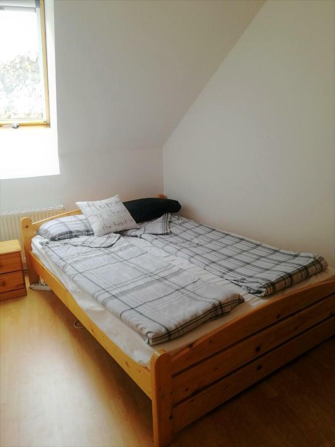 Centrum - A. Apartman Beci Exterior foto