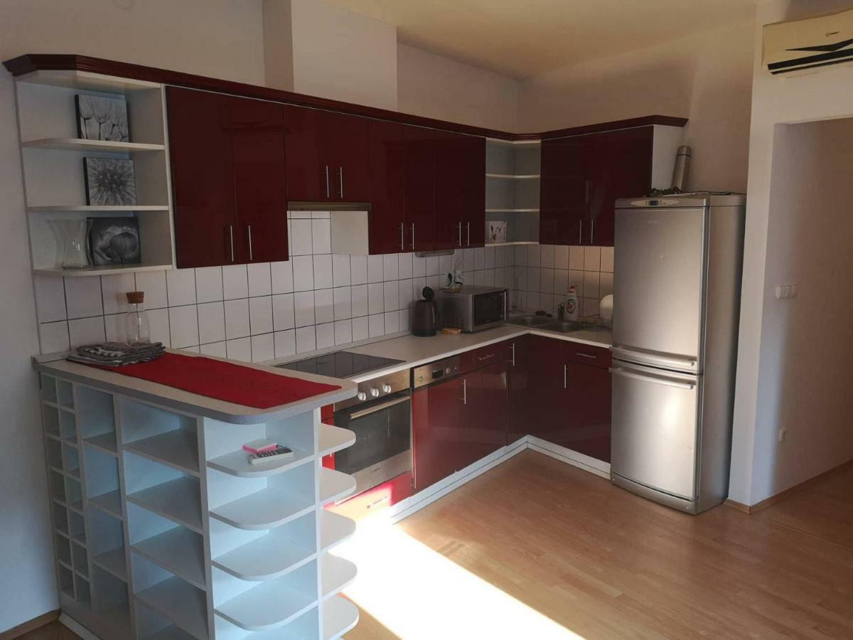 Centrum - A. Apartman Beci Exterior foto